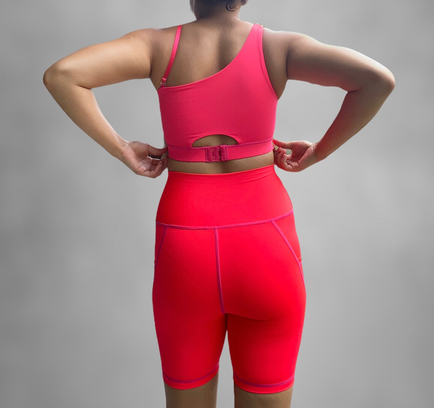 CONTOUR Midi Shorts