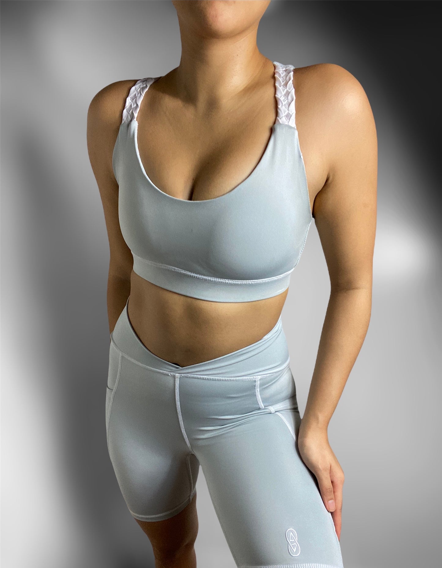 CONTOUR Midi Shorts
